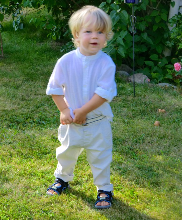 Quick! Take a picture while his clothes are still white!